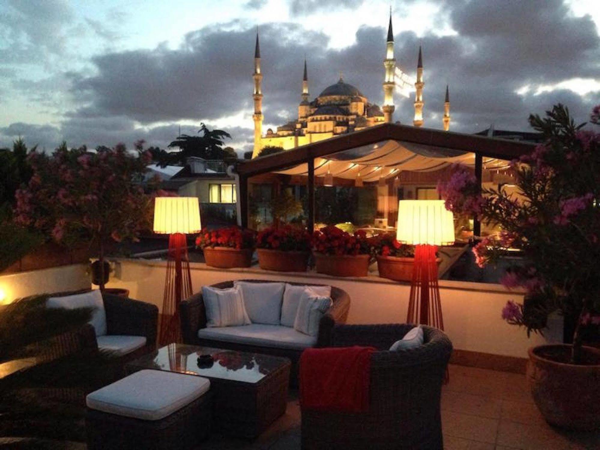 Hotel Sari Konak Istanboel Buitenkant foto